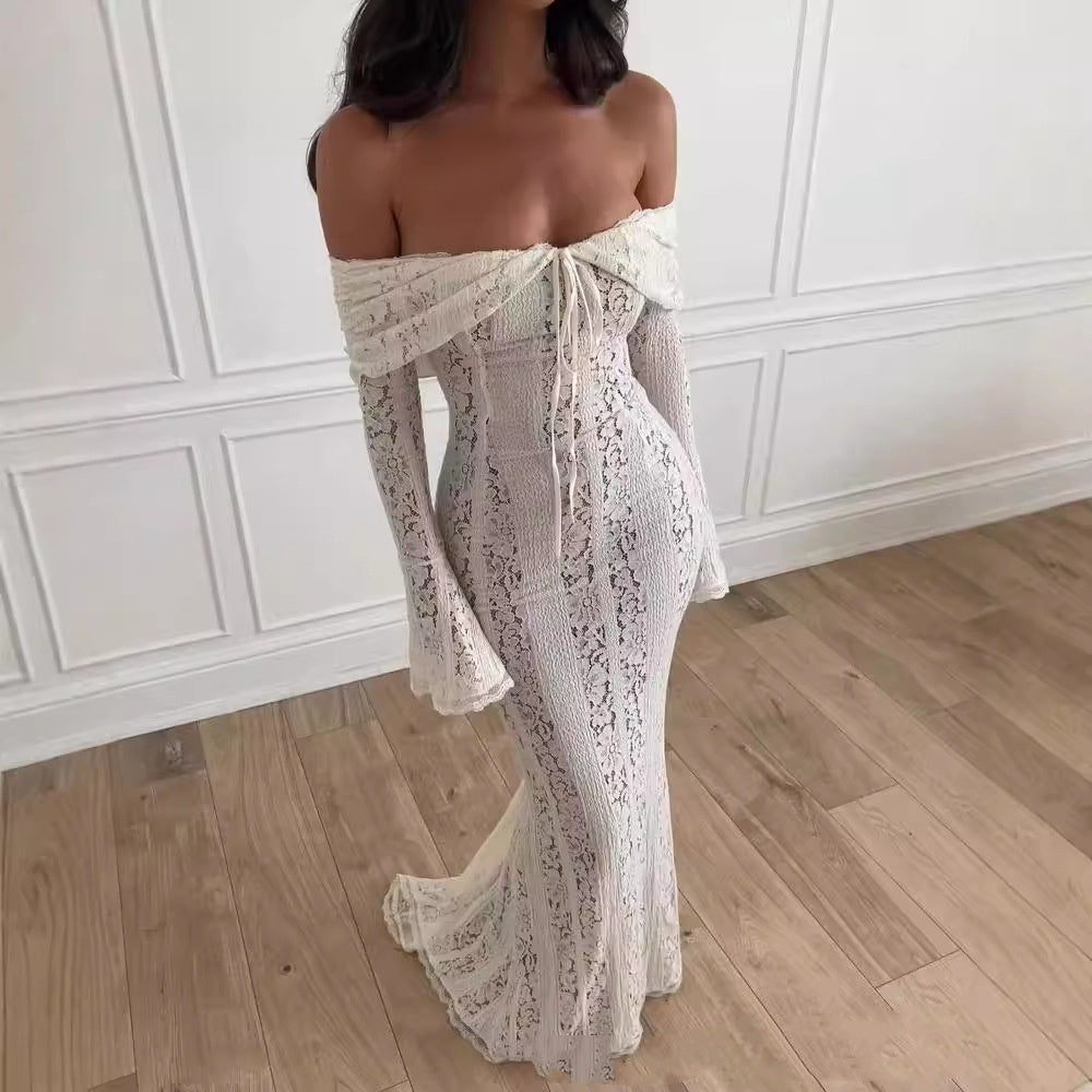 Robe Droite Élégante – Épaules Dénudées & Manches Flottantes